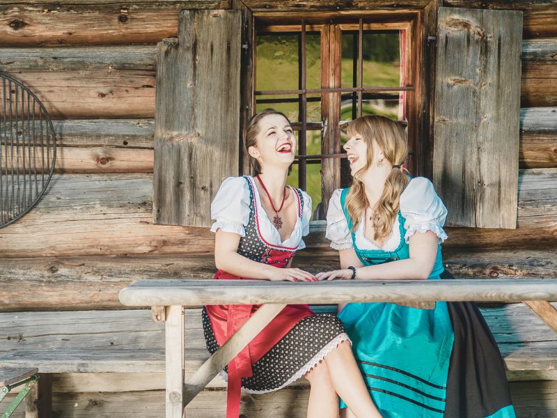 Die Geschichte des Dirndls: Von der Arbeitskleidung zum Modehit